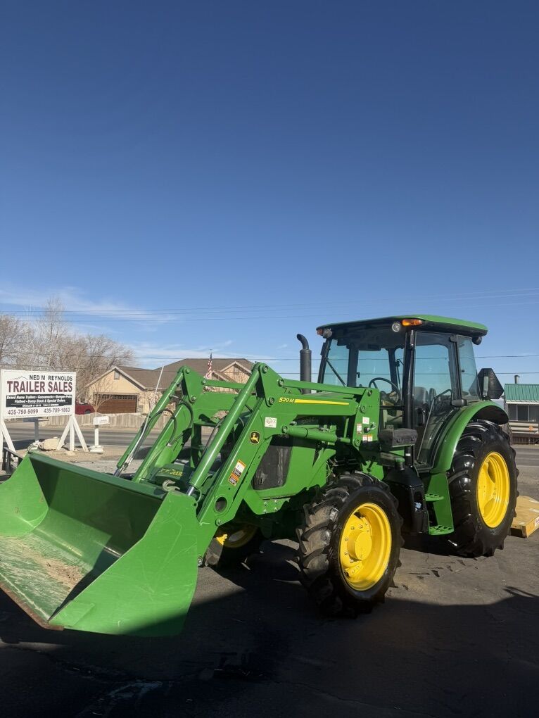 2019 John Deere 5100E Tractor