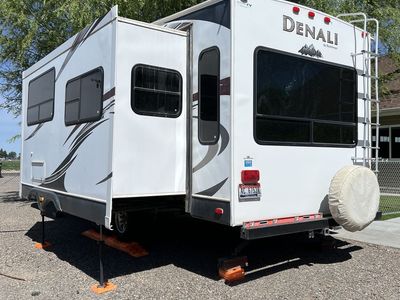 Well kept Denali 5th wheel