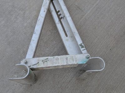 Adjustable Aluminum Ladder Jack/Scaffolding Platform Support - Single Man, 250# Rated