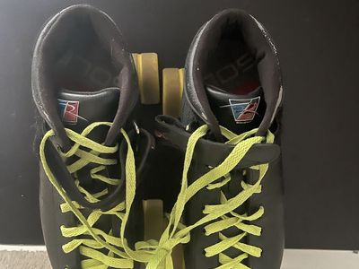 Riedell Quad Roller Skates Available if add is up