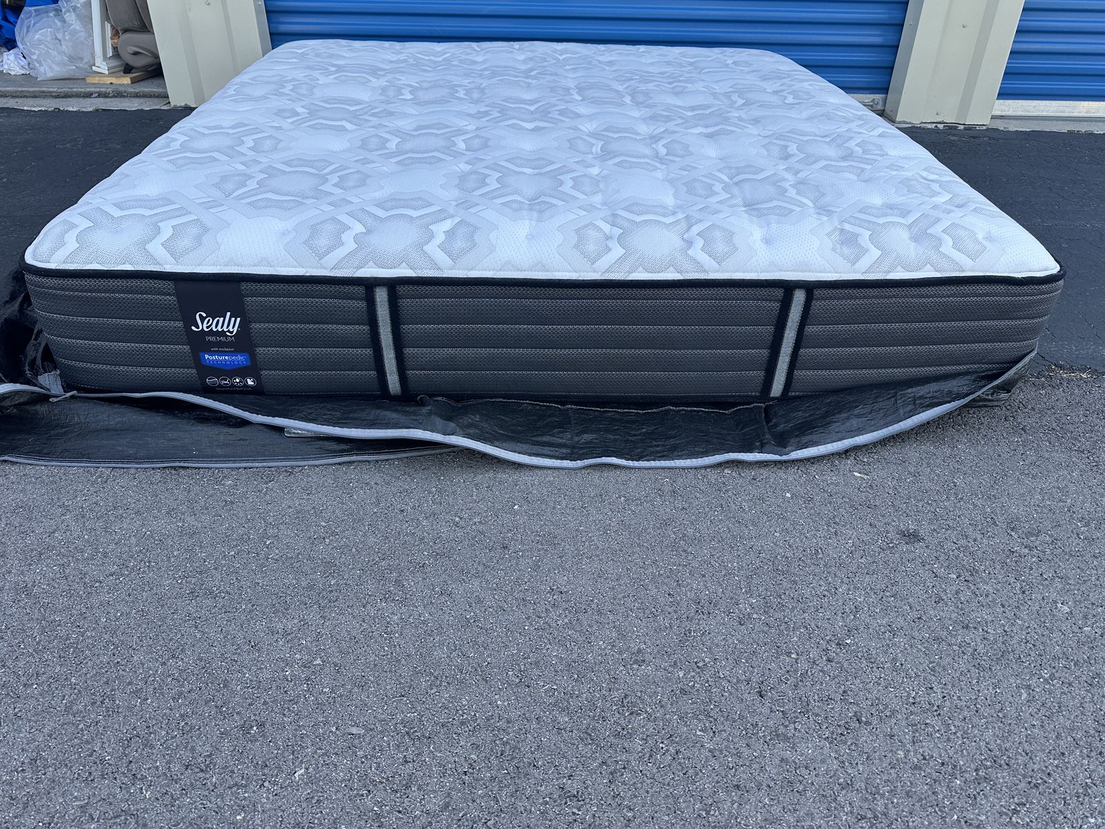 King Mattress Sealy Posturepedic Premier