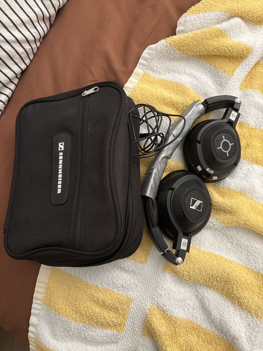 Sennheiser - Noise Cancelling Headphones (working)
