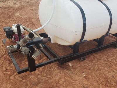 Water tank with honda pump aprox 500 gallons