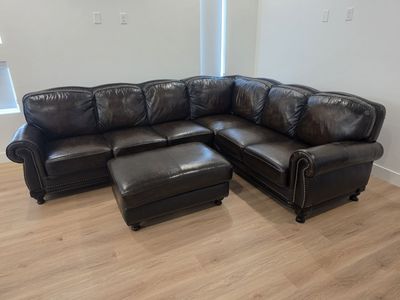 Venezia Top Grain Leather Sectional and Ottoman