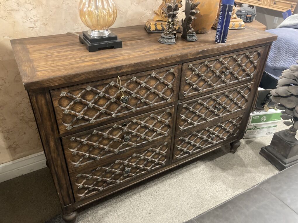 Accent Console