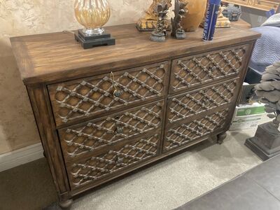 Accent Console