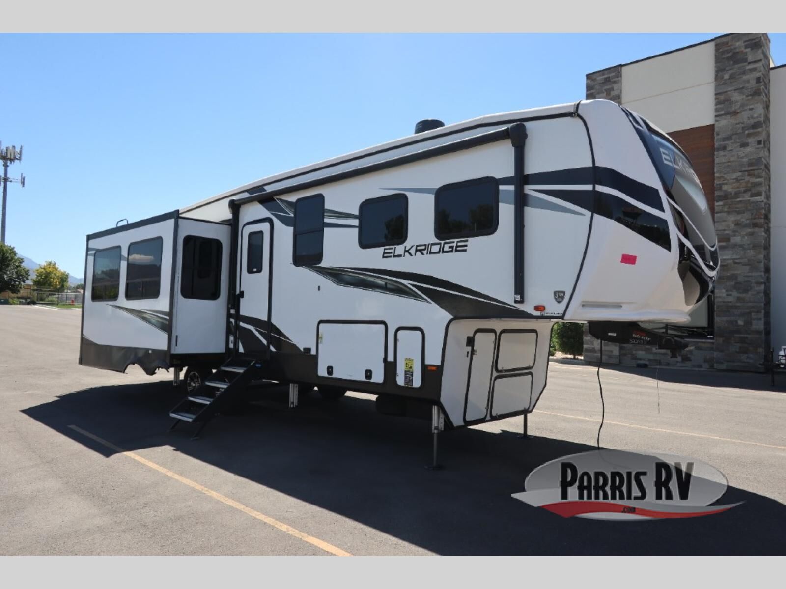 Used 2023 Heartland ElkRidge 32RLS
