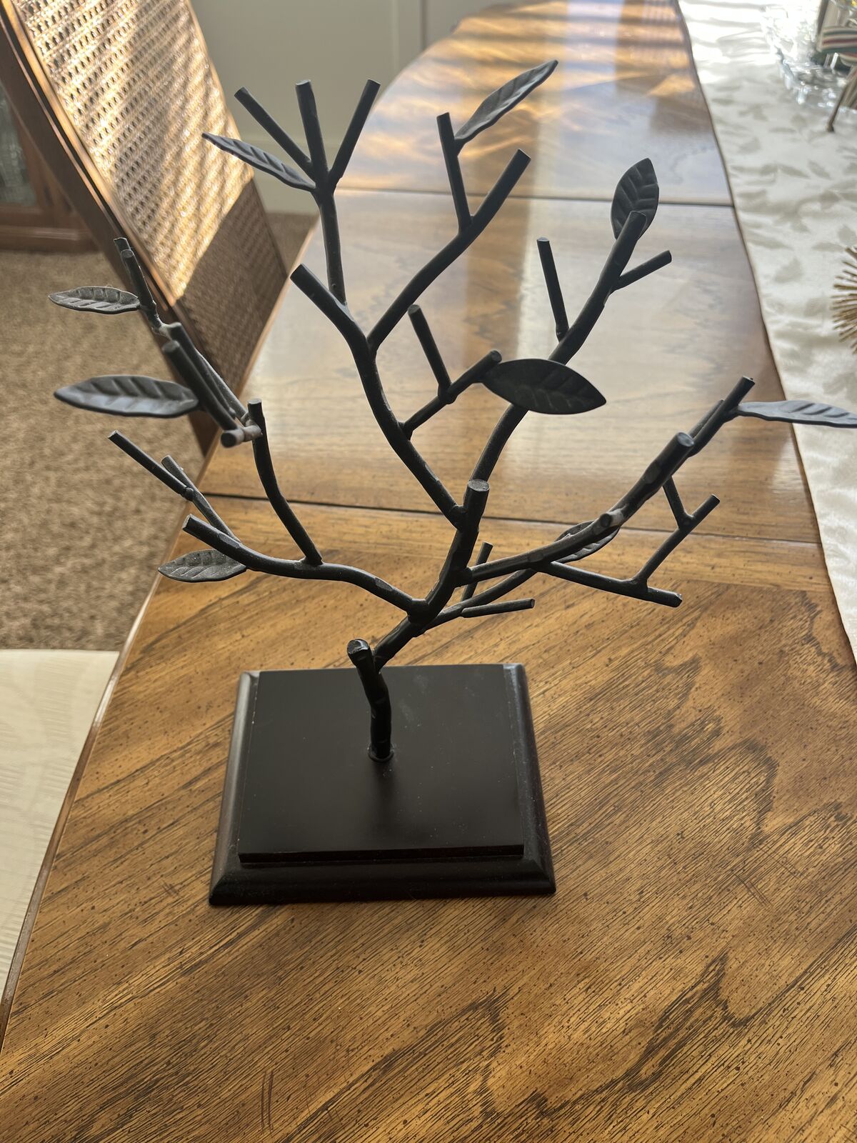 Metal jewelry tree