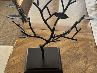Metal jewelry tree