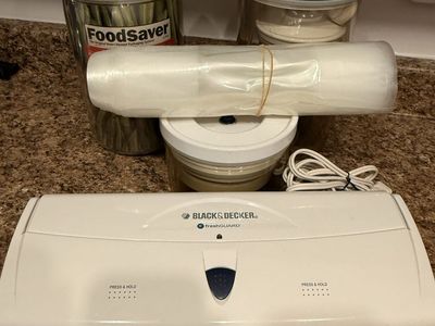 New Black & Decker FreshGUARD Vacuum Sealer with FoodSaver Canisters & Rolls - White Kitchen Appliance