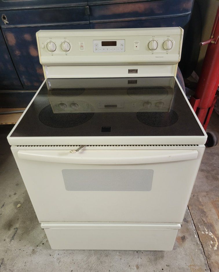 Kenmore 931.9584693 Cream Electric Range with Smooth Top