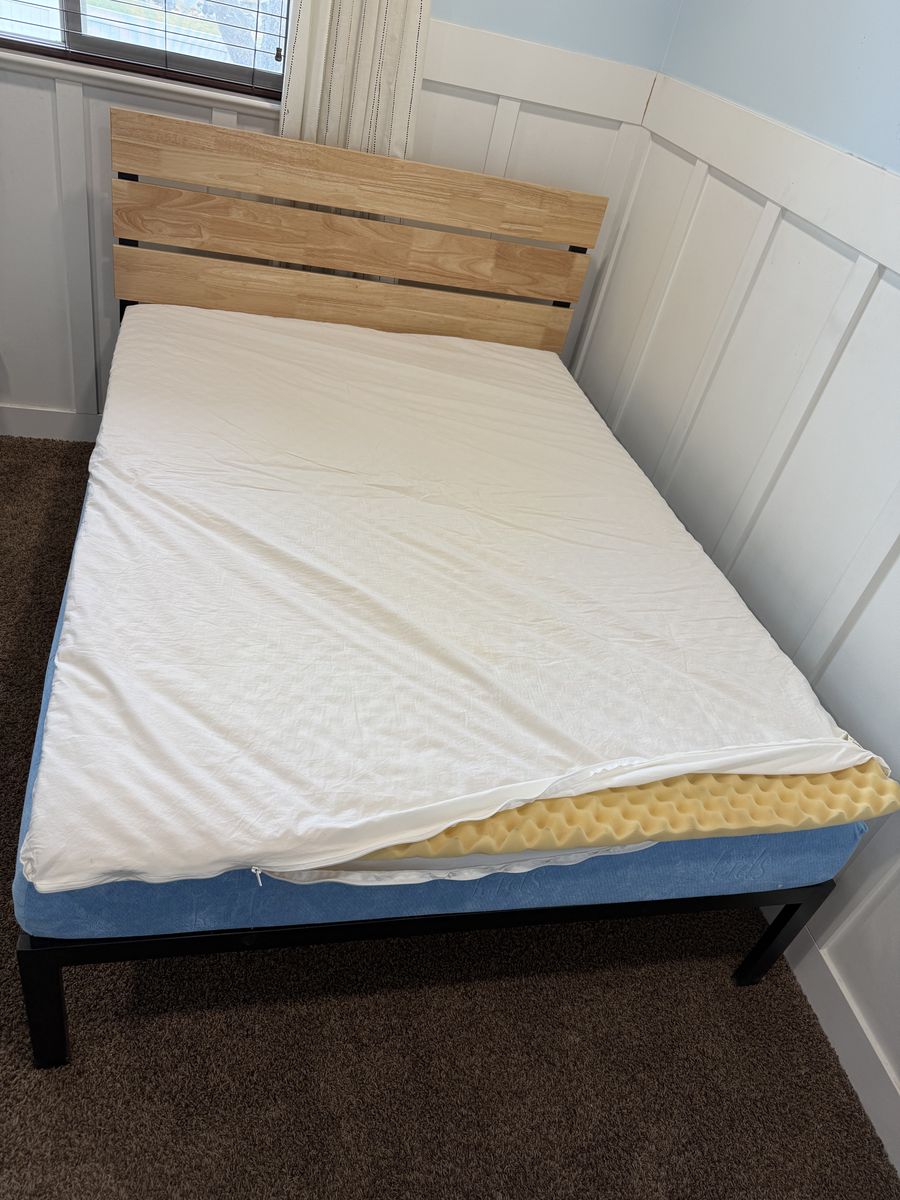 Full/double Memory Foam Mattress Topper
