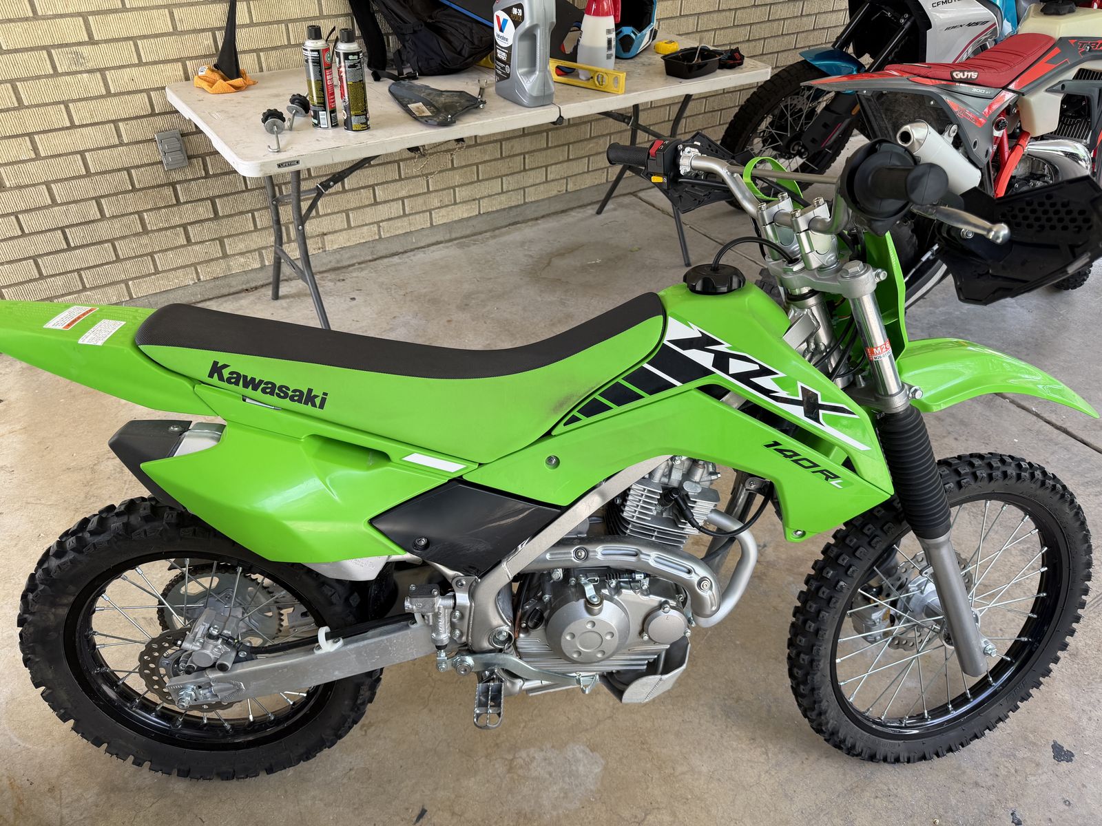 2025 KLX140R
