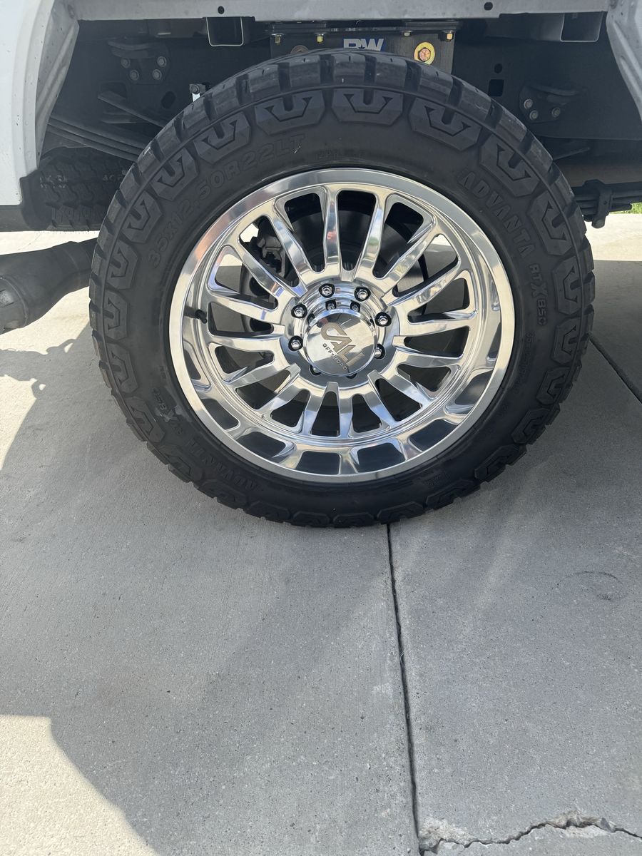 Cali 22x10 summit 35x12.5