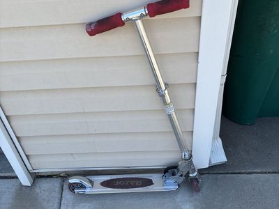 Razor scooter