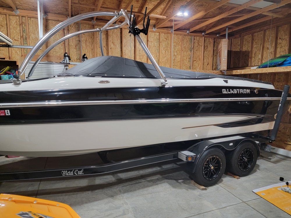 2006 Glastron GX 255 Anniversary Edition Bowrider Boat with Trailer