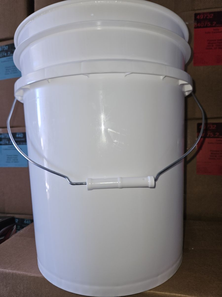 Food-Grade 5 Gallon Buckets with Lids
