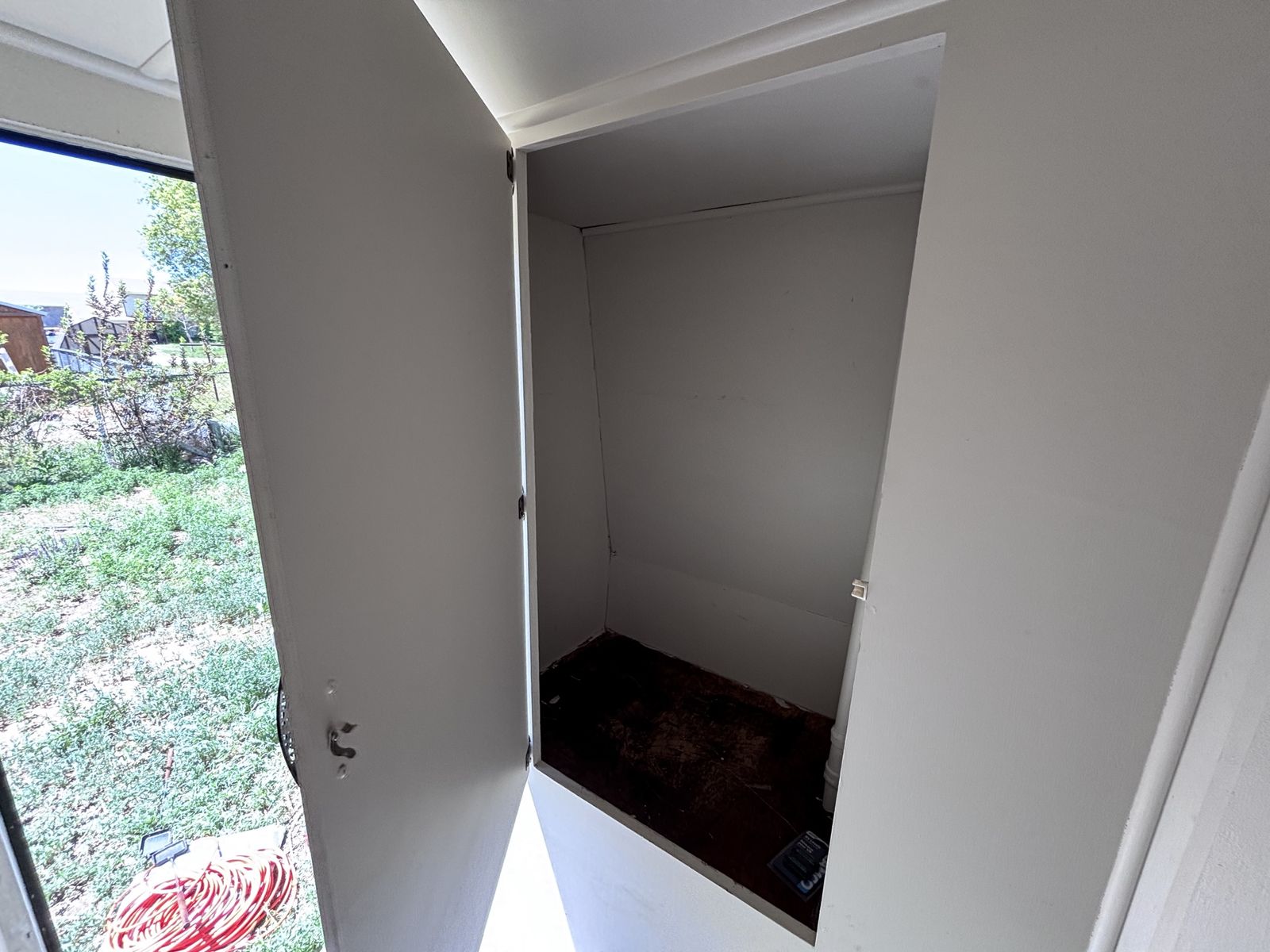 Main image 4