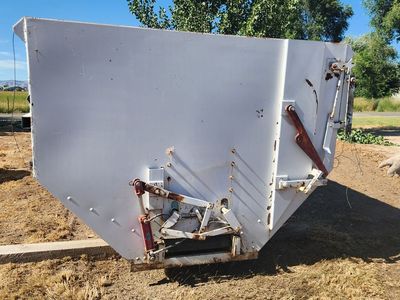 SELF UNLOADING POTATO BED