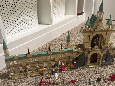 LEGO Harry Potter Hogwarts Castle Set with Minifigures