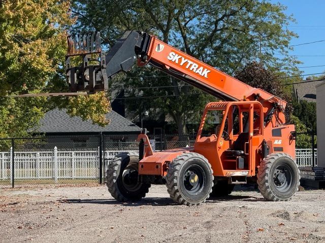 2014 skytrak 8042, foam filled tires
