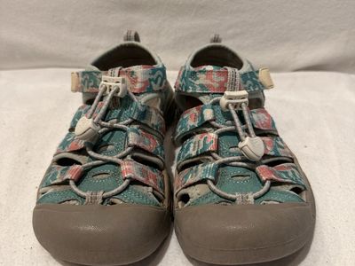 Keen youth size 1 grey/teal/peach, washable, hiking sandals