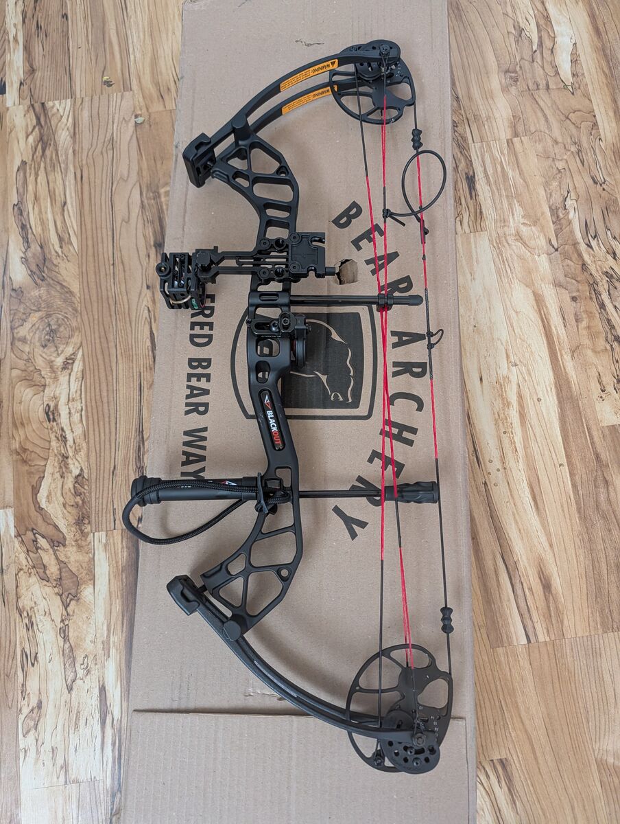 Blackout Faze compound bow- left handed