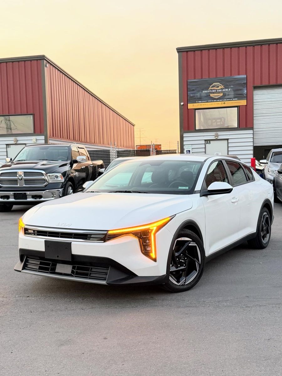 2025 Kia K4 EX