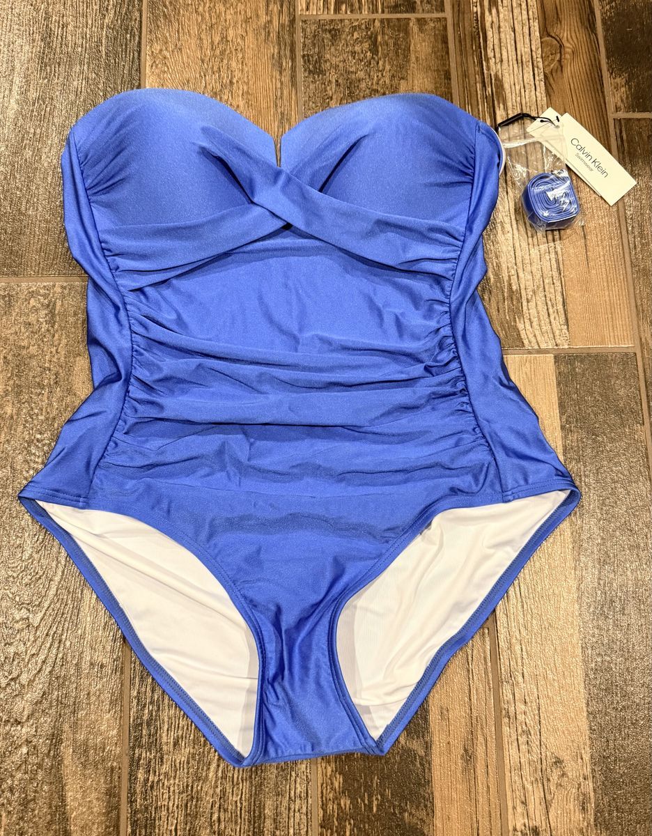 Brand New Women Size 18 Calvin Klein