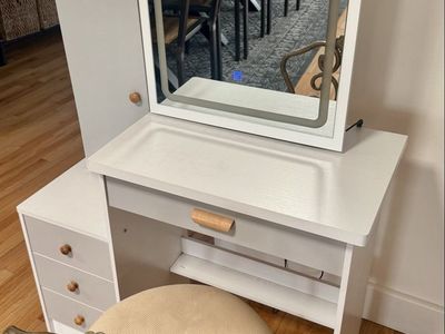 Light up vanity plus chair, also locking jewelry cabinet