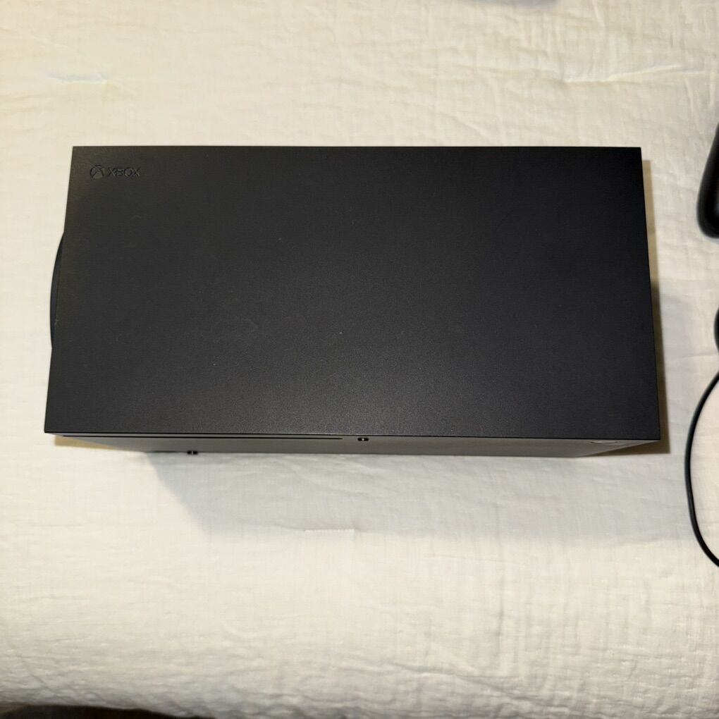 Xbox Series X – Model 1882 – 1TB Storage