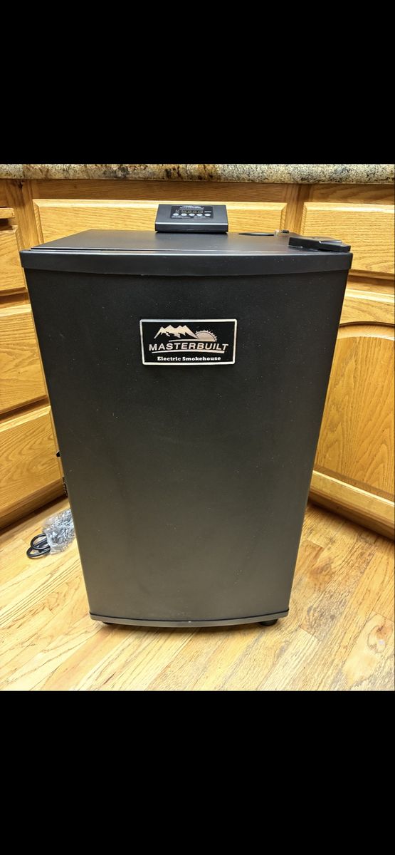 Masterbuilt Electric Smokehouse Digital Electric Smoker - Black