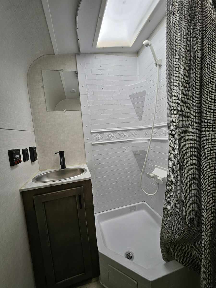 Main image 14