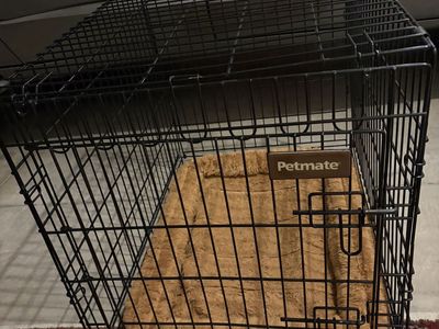 Petmate Black Wire Dog Crate with Tan Plush Mat - Used, Good Condition