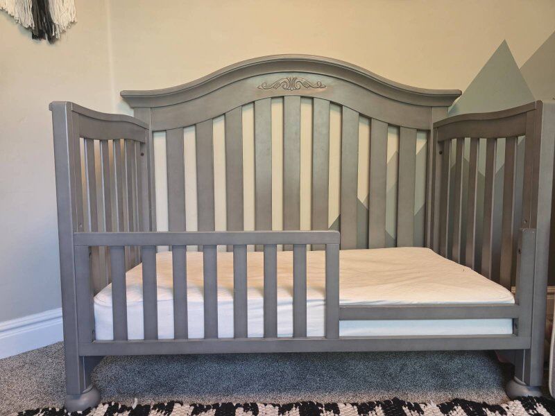 baby / toddler/ teen bedroom set