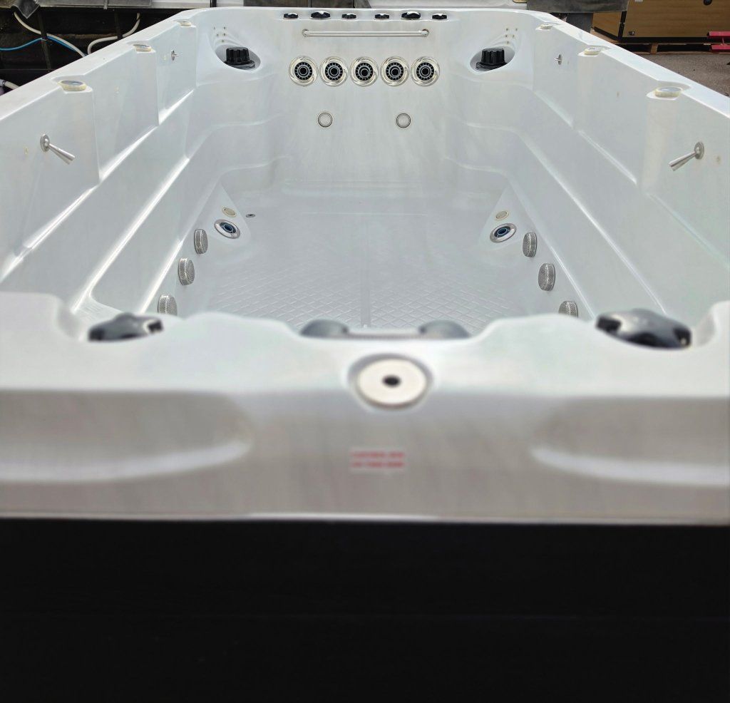 Main image 5