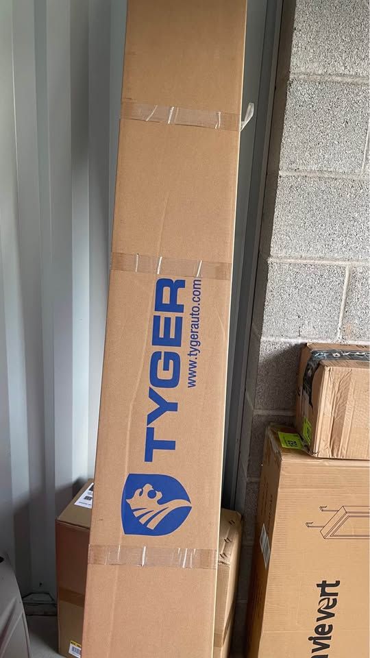 Toyota Tundra Locking Bed Cover