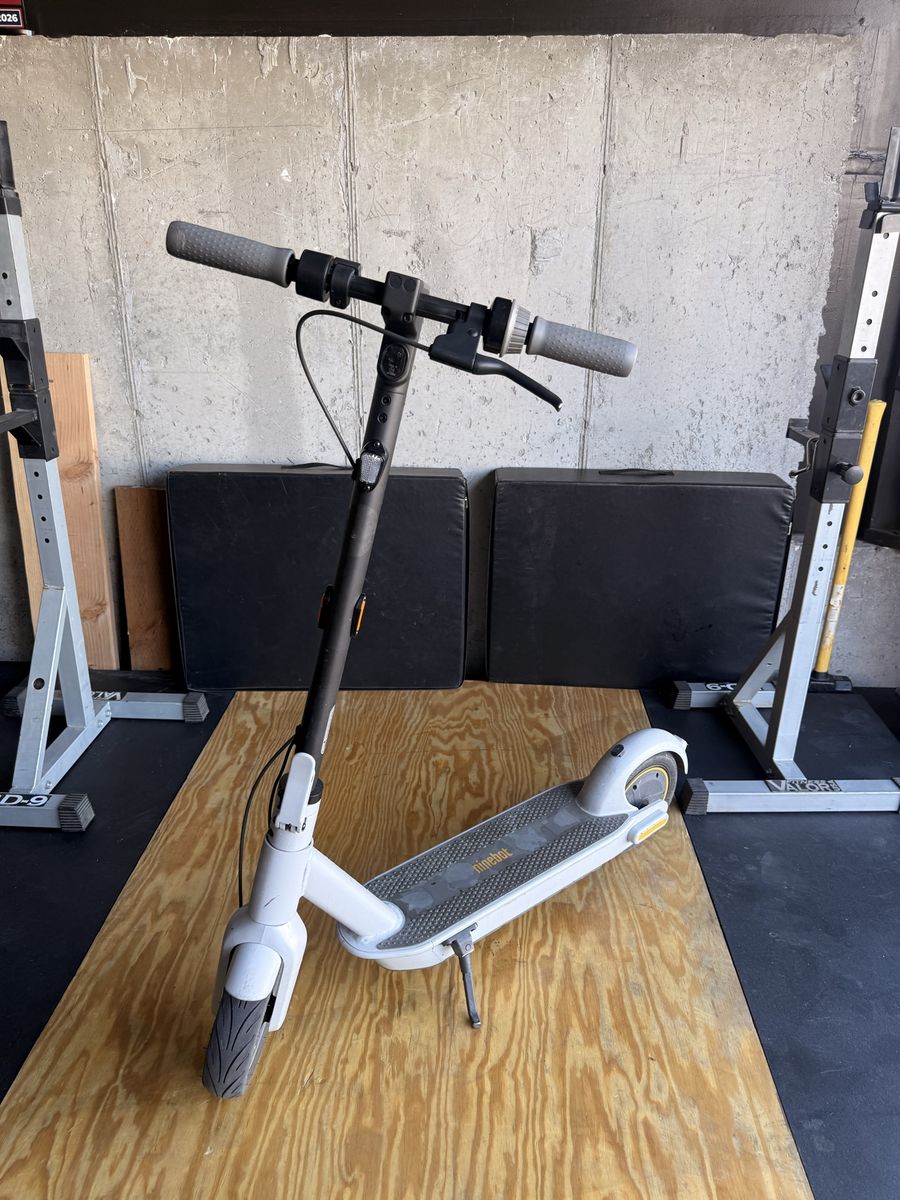 Ninebot KickScooter E22 Electric Scooter by Segway, White, Foldable, Max Speed 20mph