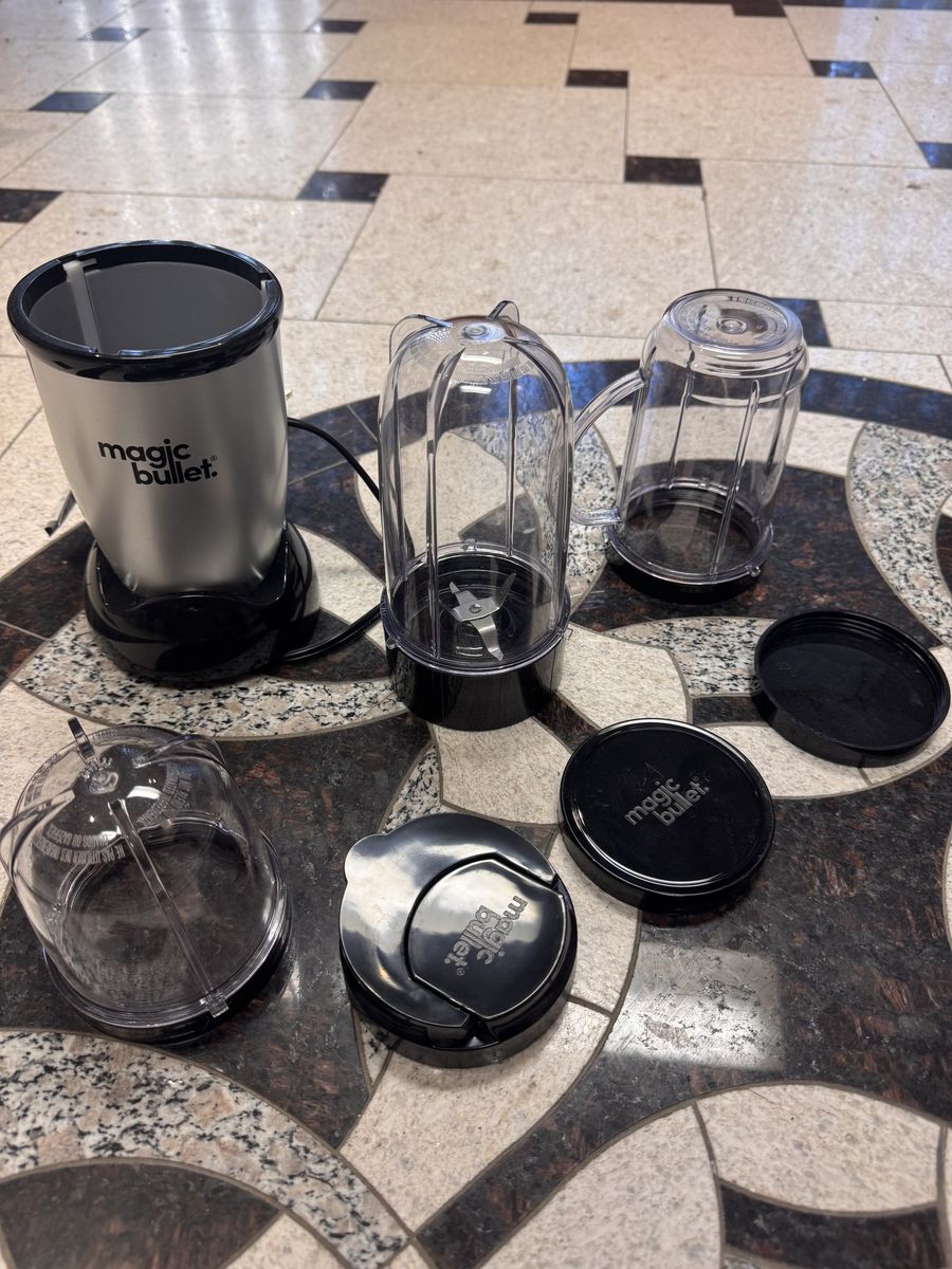 Magic Bullet Personal Blender 8-Piece Set - Works Great