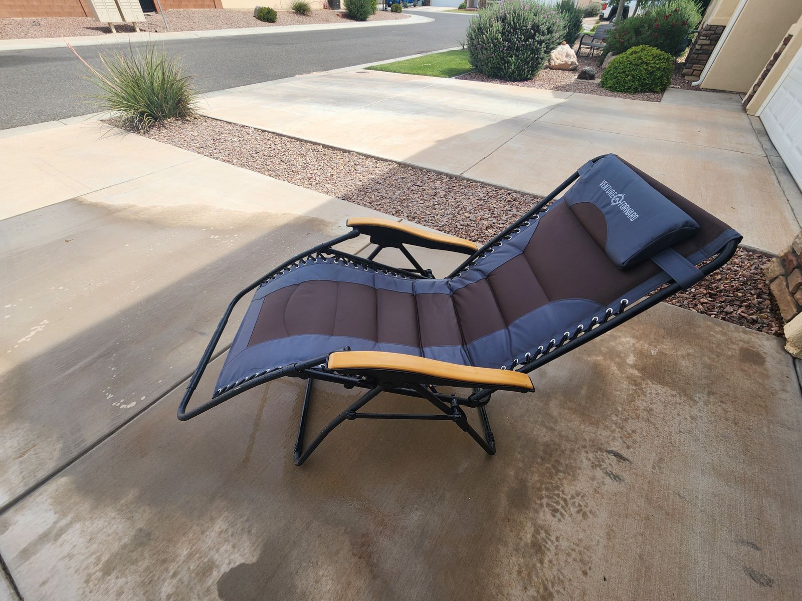 Zero Gravity Recliner Lounge Chair with Pillow - Brown/Blue