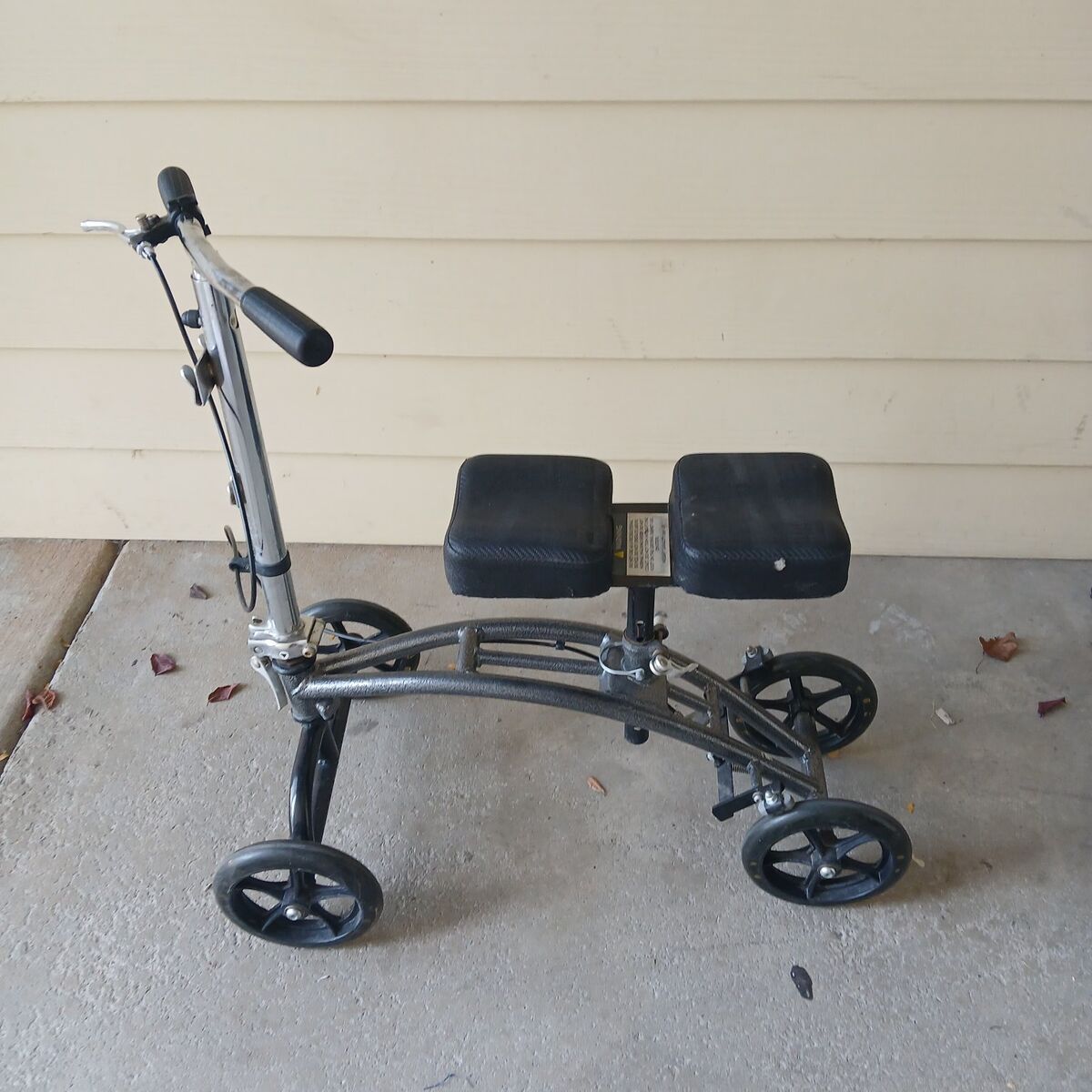 knee scooter
