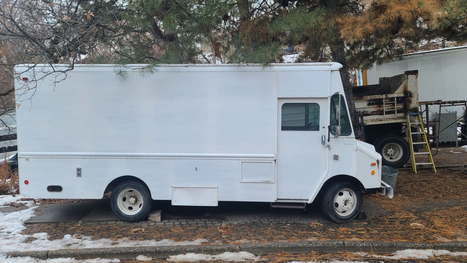 1995 Chevrolet P30 Forward Control Chassis 