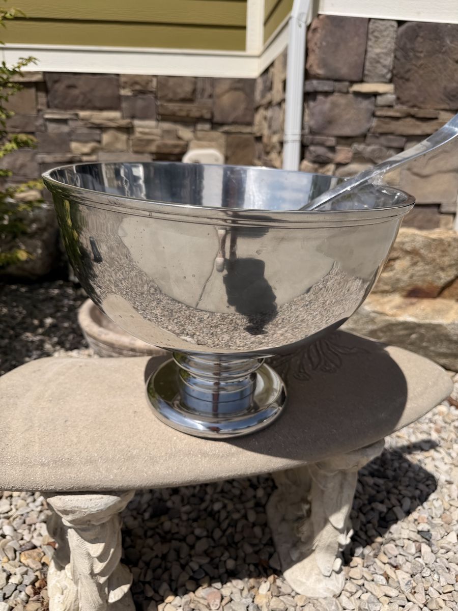 Grand Classic Punch Bowl