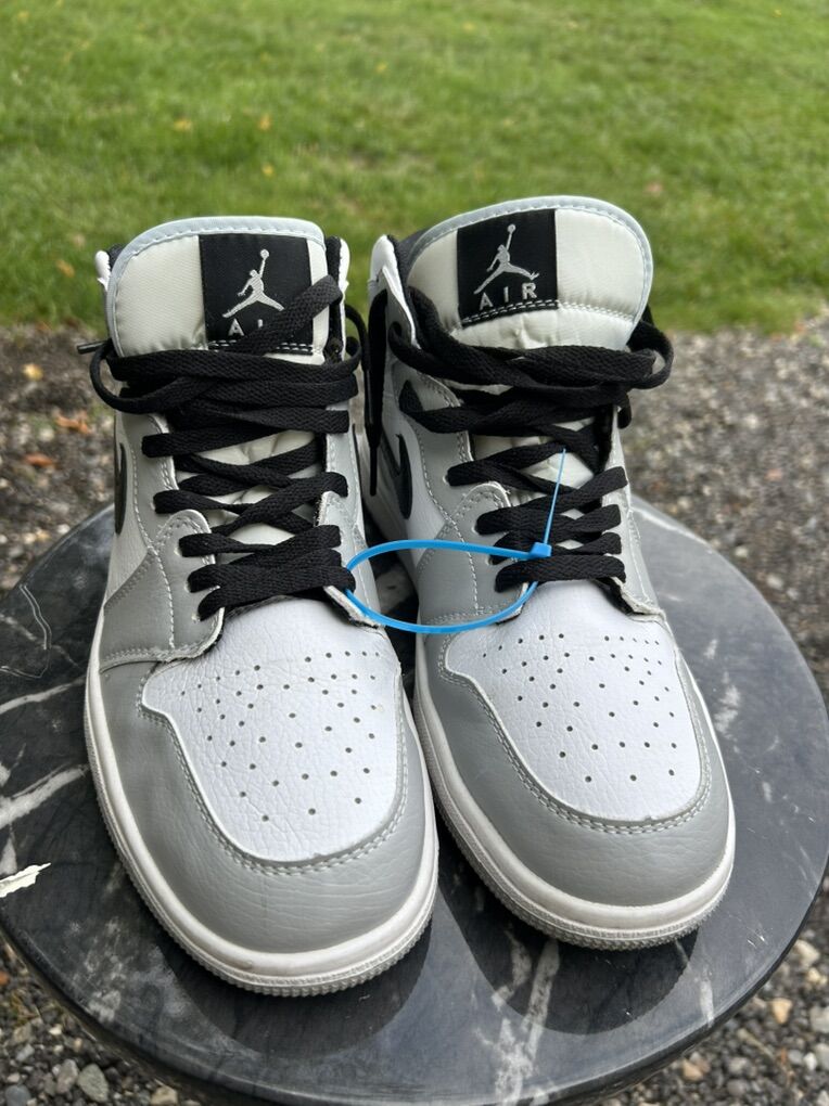 Like New Nike Air Jordan 1 Mid Smoke Grey Size 9.5
