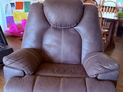 Stoneland Power Rocker Recliner