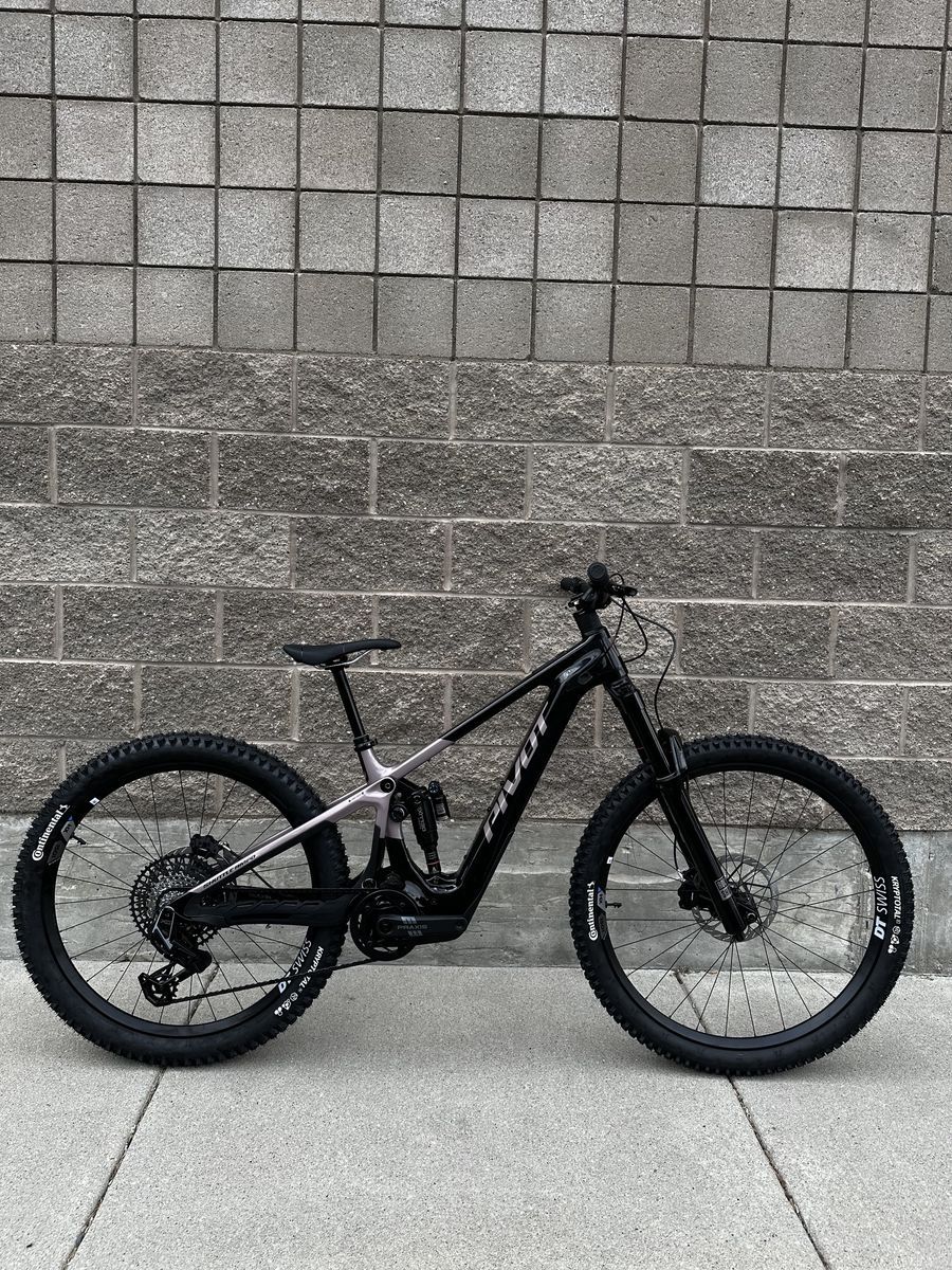 Pivot Shuttle AMP'd PRO XO Medium