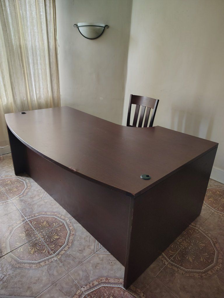 executive desk *free*
