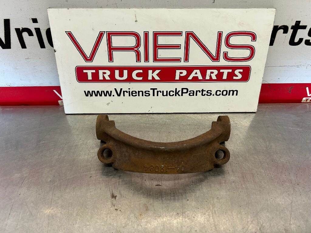 04-19084 EXHAUST BRACKET