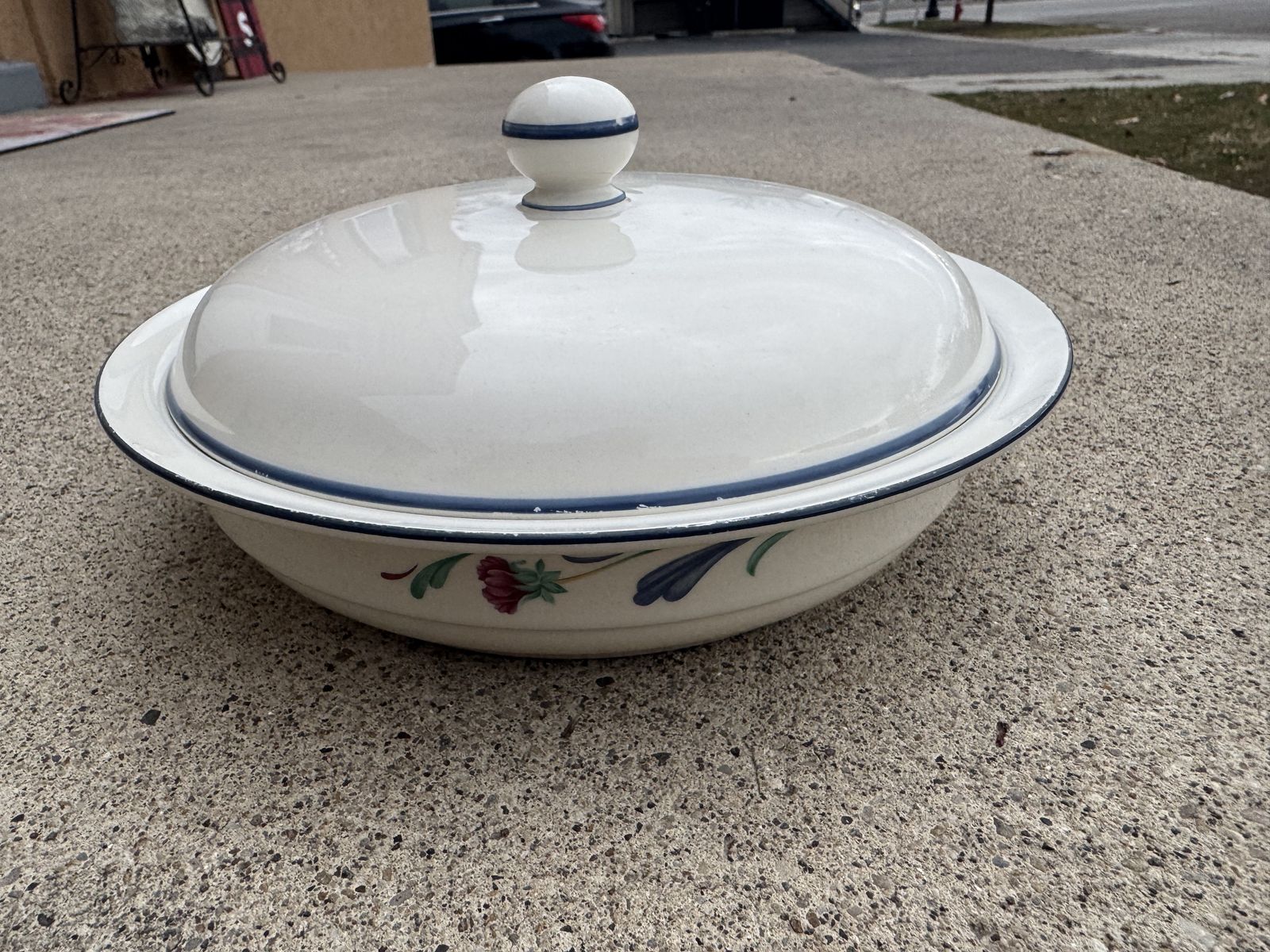 Lenox Chinastone Poppies on Blue Round Covered
