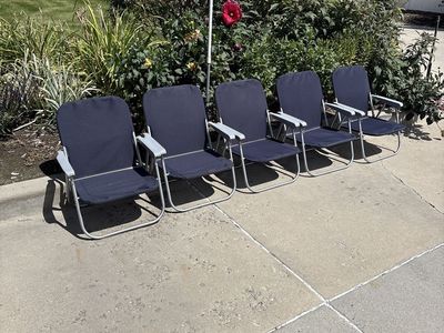 Set of 5 Navy Blue Folding Lawn & Beach Chairs with Armrests